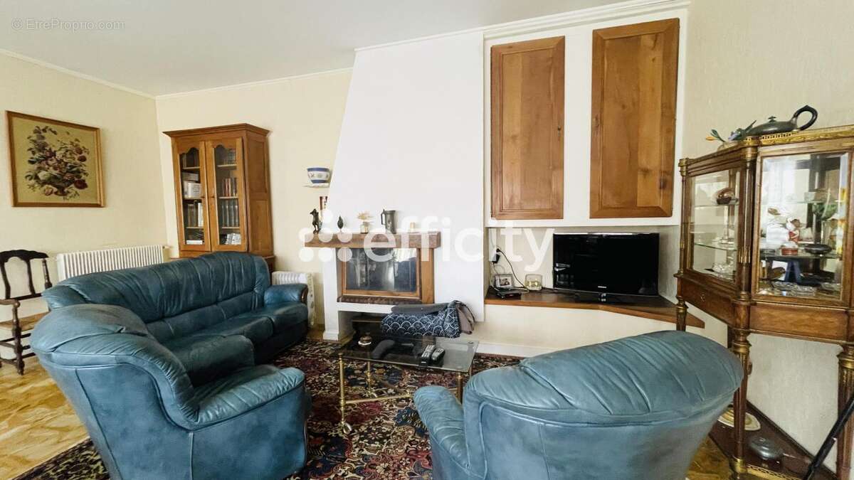 Maison à LA BREE-LES-BAINS