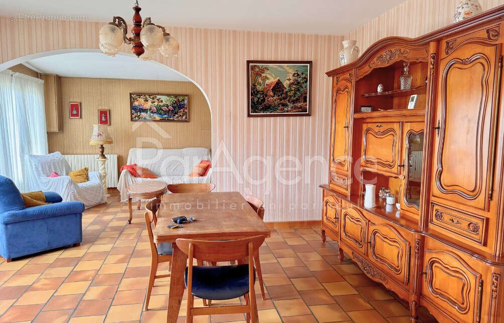 Maison à VAUX-SUR-MER