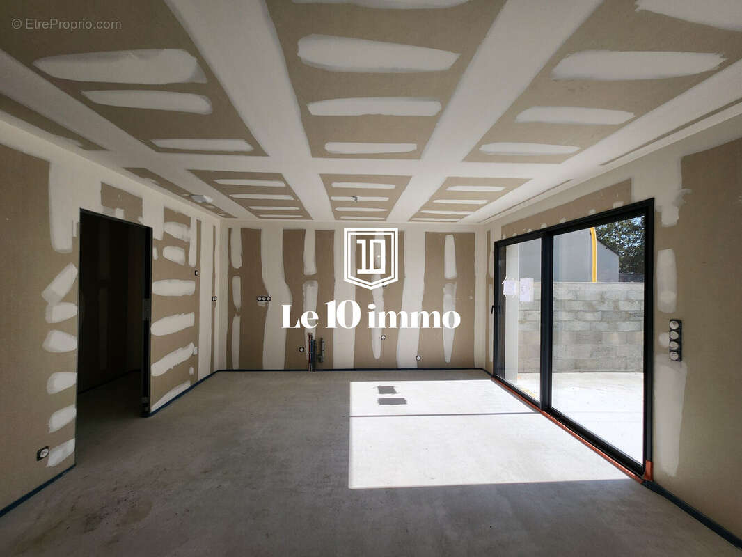 Espace cuisine et cellier - Maison à BLAIN