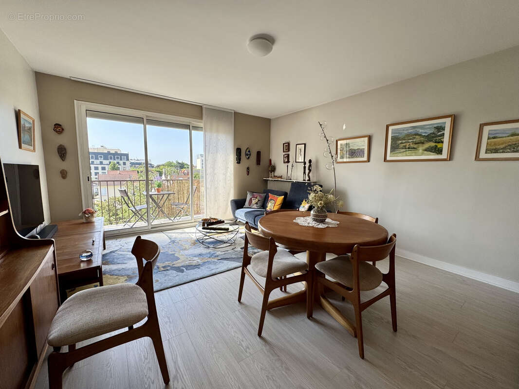 Appartement à LE PERREUX-SUR-MARNE