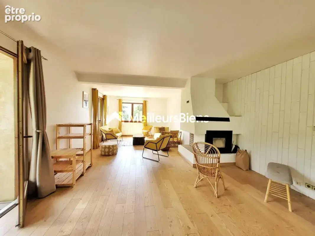 Maison familiale 7 pièces avec dépendances et grand terrain aux Orres - photo 8