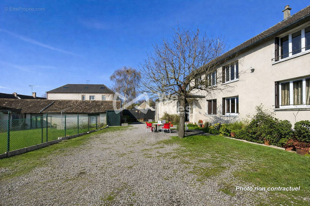 Maison à GRANGES-SUR-AUBE