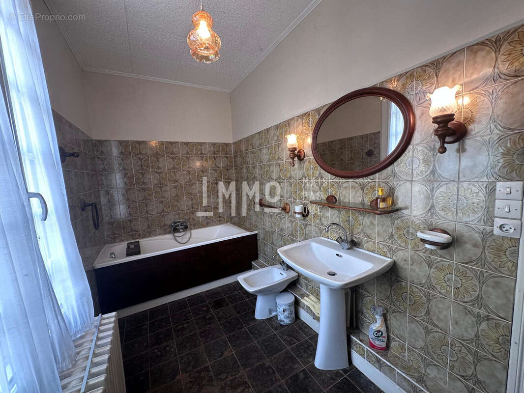 Maison à LA CHARTRE-SUR-LE-LOIR