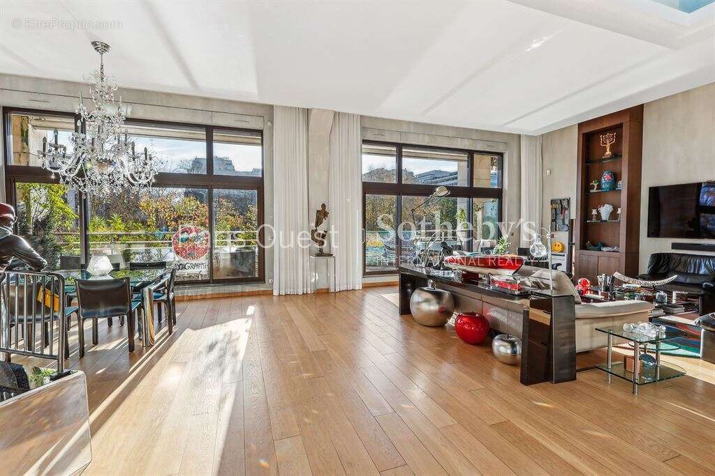 Maison à NEUILLY-SUR-SEINE