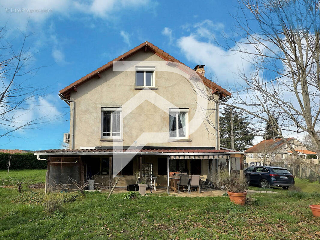 Maison à NEUVIC