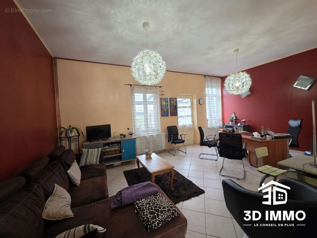 Maison à AVESNES-SUR-HELPE