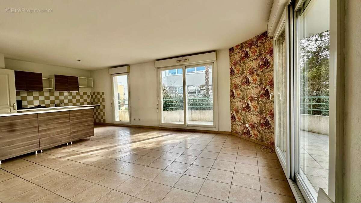 Appartement à VILLENEUVE-LOUBET