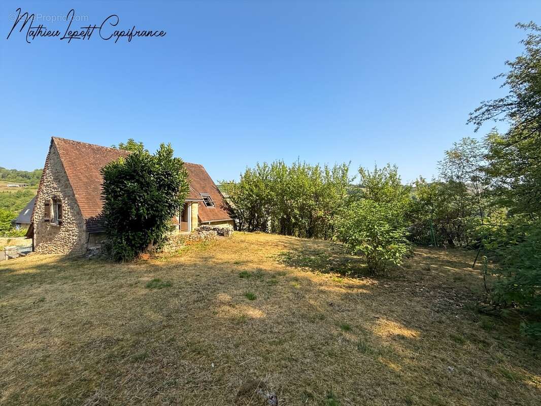Maison en pierre apparente à vendre 3 pièces LA BACHELLERIE (24)  72 m² – 2 chambres – terrain 1744 M² - photo 3