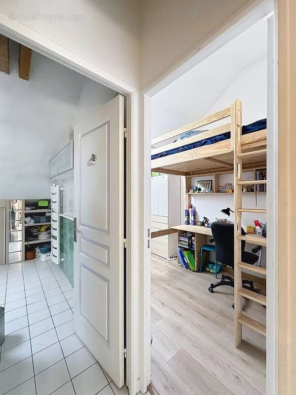 La varenne - duplex dernier etage - photo 12