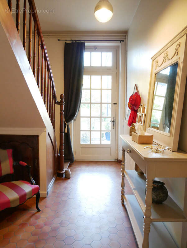 Maison de charme en pierre avec jardin et garages   Miramont-de-Guyenne - photo 8