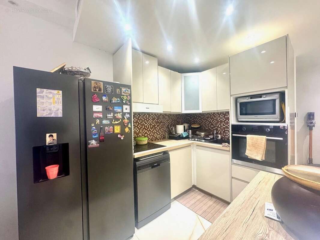 Appartement à VALLAURIS
