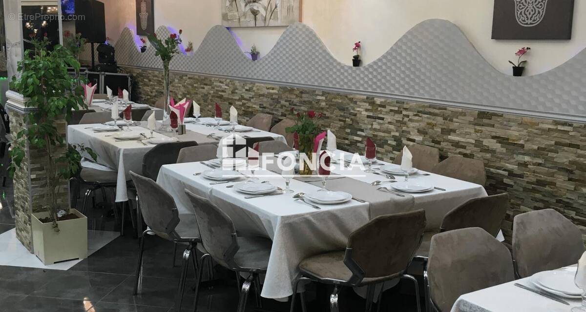 Commerce à L&#039;HAY-LES-ROSES