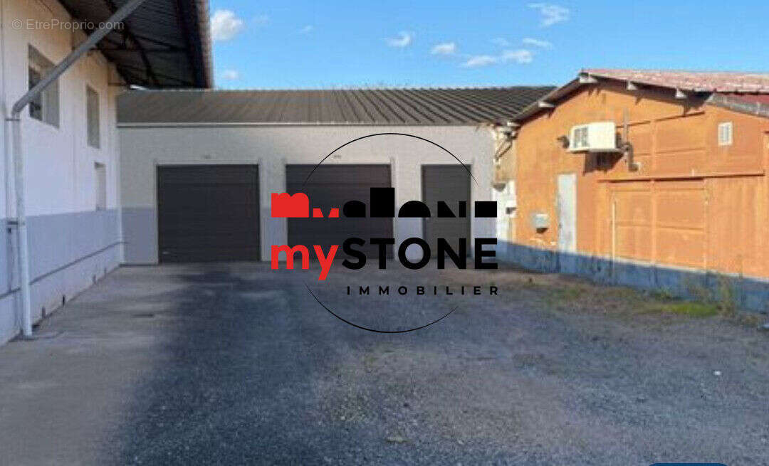 CHARNAY LES MACON -  entrepôt, zone artisanale 270 m² , sur 799 m² - photo 4