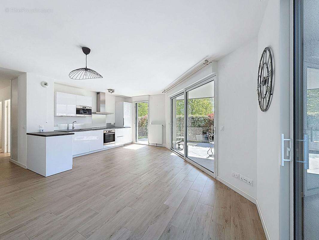 Appartement à MONTIGNY-LE-BRETONNEUX