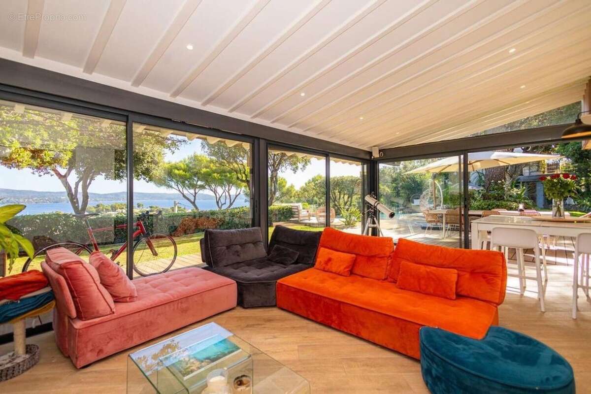 Maison 318 m² à Cavalaire-Sur-Mer  - photo 7