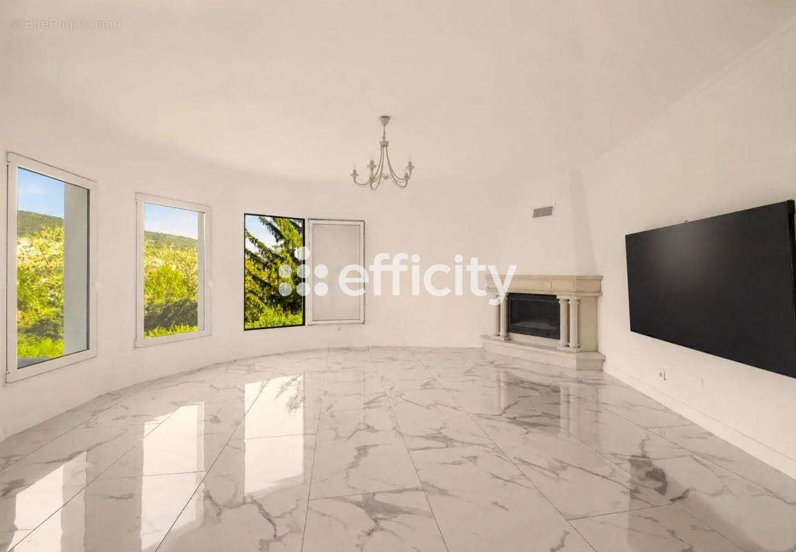 Maison 245 m² à Rochetaillee-Sur-Saone  - photo 8