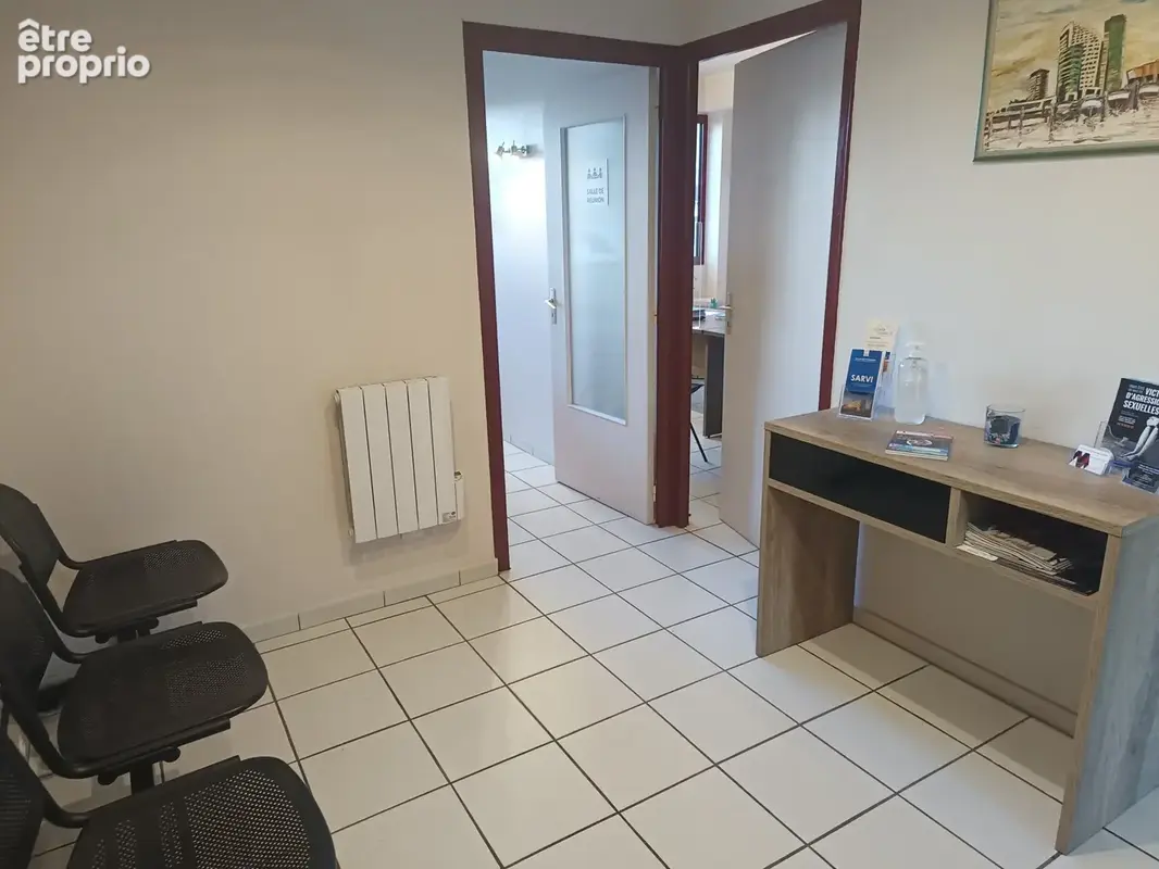 PEAGE DE ROUSSILLON, proche centre Bureaux 81m2  1er étage avec ascenseur, place parking privative - photo 7
