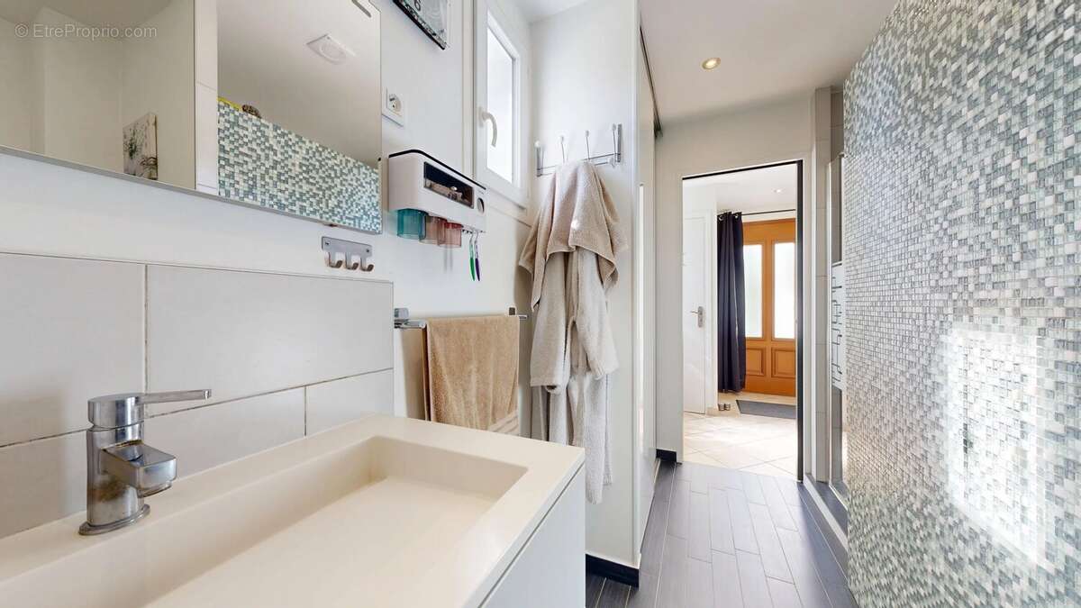 Maison 92 m² à Montfermeil  - photo 10