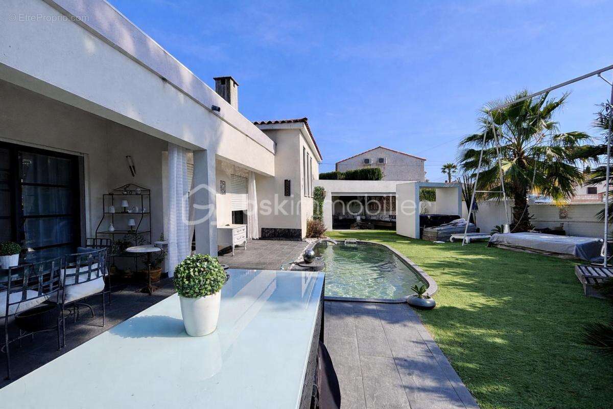 Agde – Maison T7 -  Plain-Pied - avec Piscine, Jacuzzi et garage - photo 4