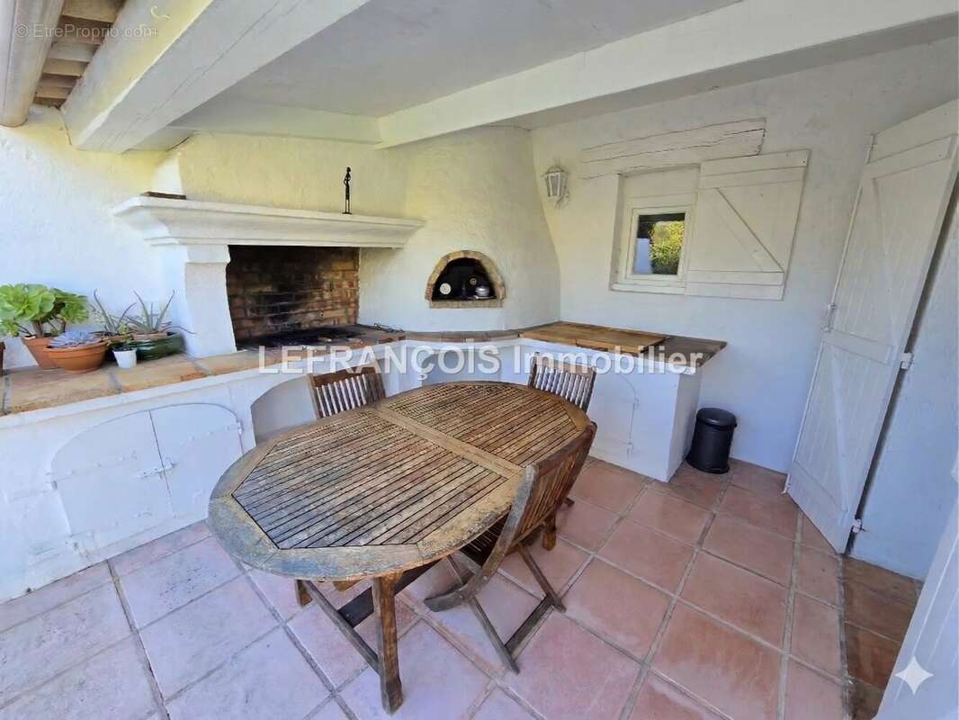 Maison à PEYMEINADE