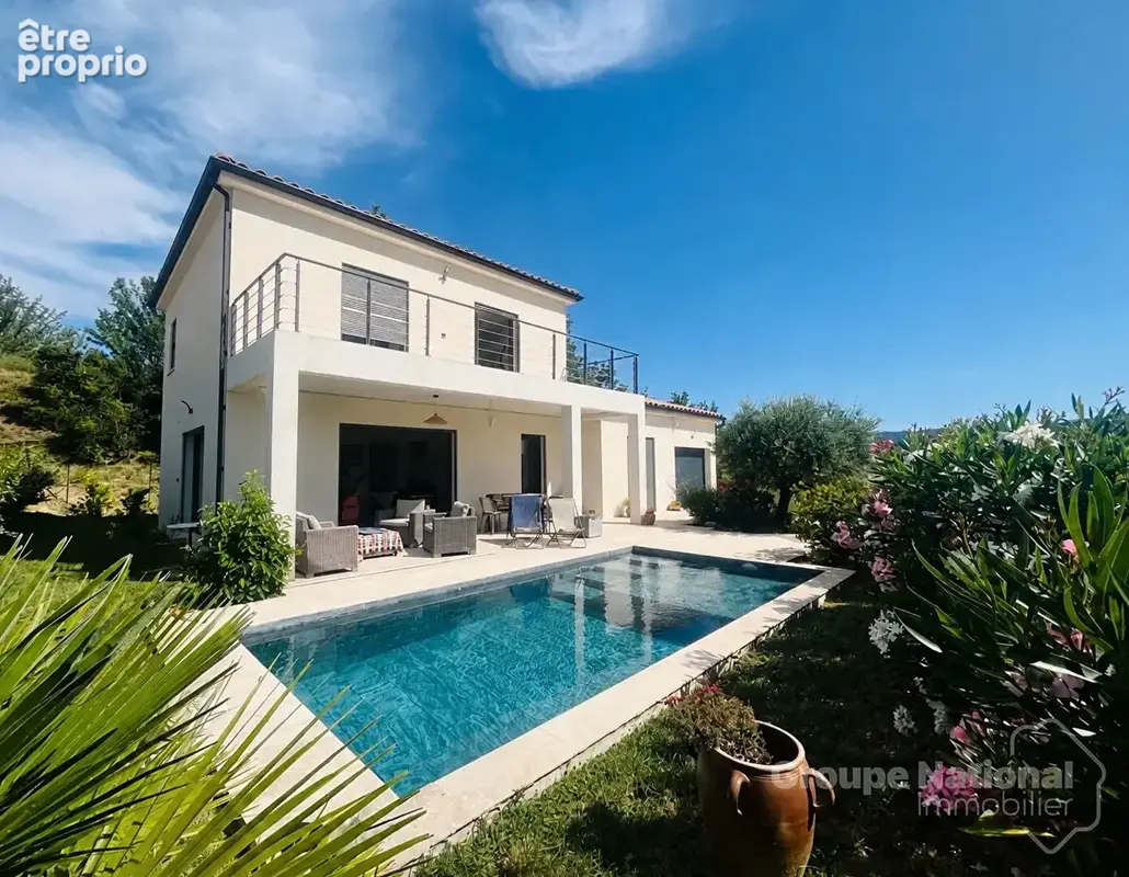 Villa de 120m2 avec piscine à Goudargues centre village - photo 2