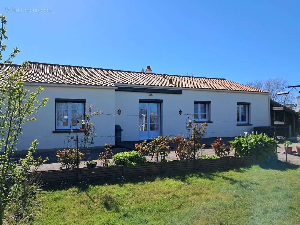 Maison à BOUIN