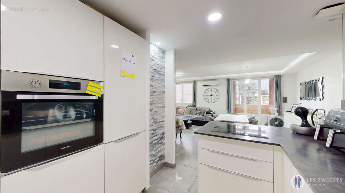 Appartement à SAINT-MARTIN-D'HERES