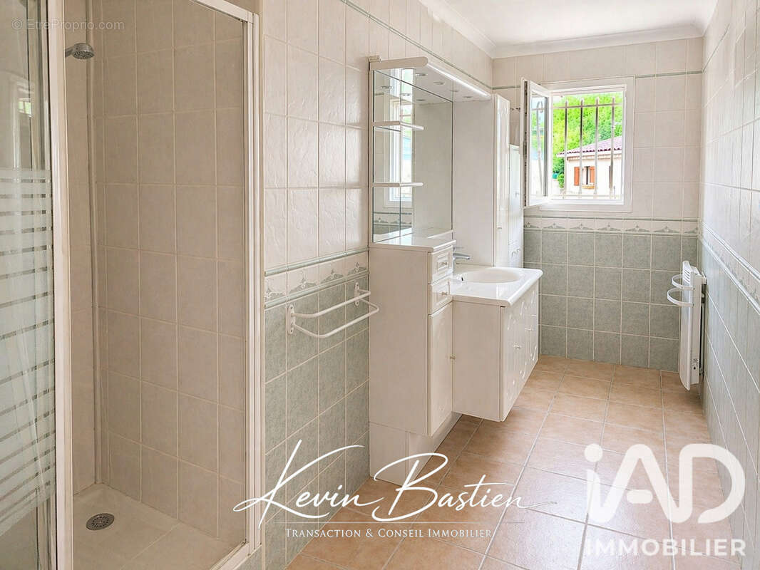 Maison 165 m² à Robiac-Rochessadoule  - photo 9