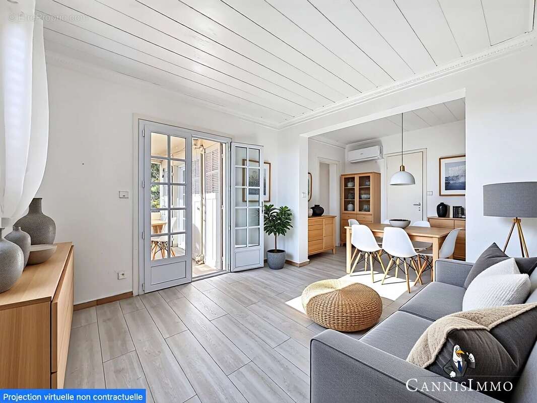 Appartement à MANDELIEU-LA-NAPOULE
