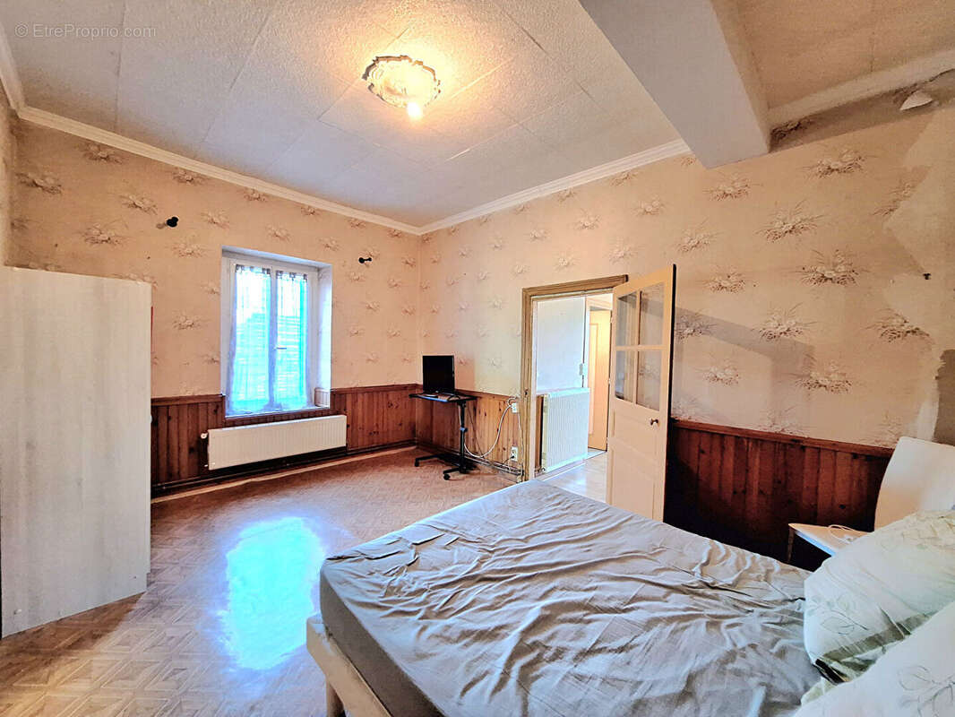 A vendre Grande maison à fort potentiel à Doyet - photo 5