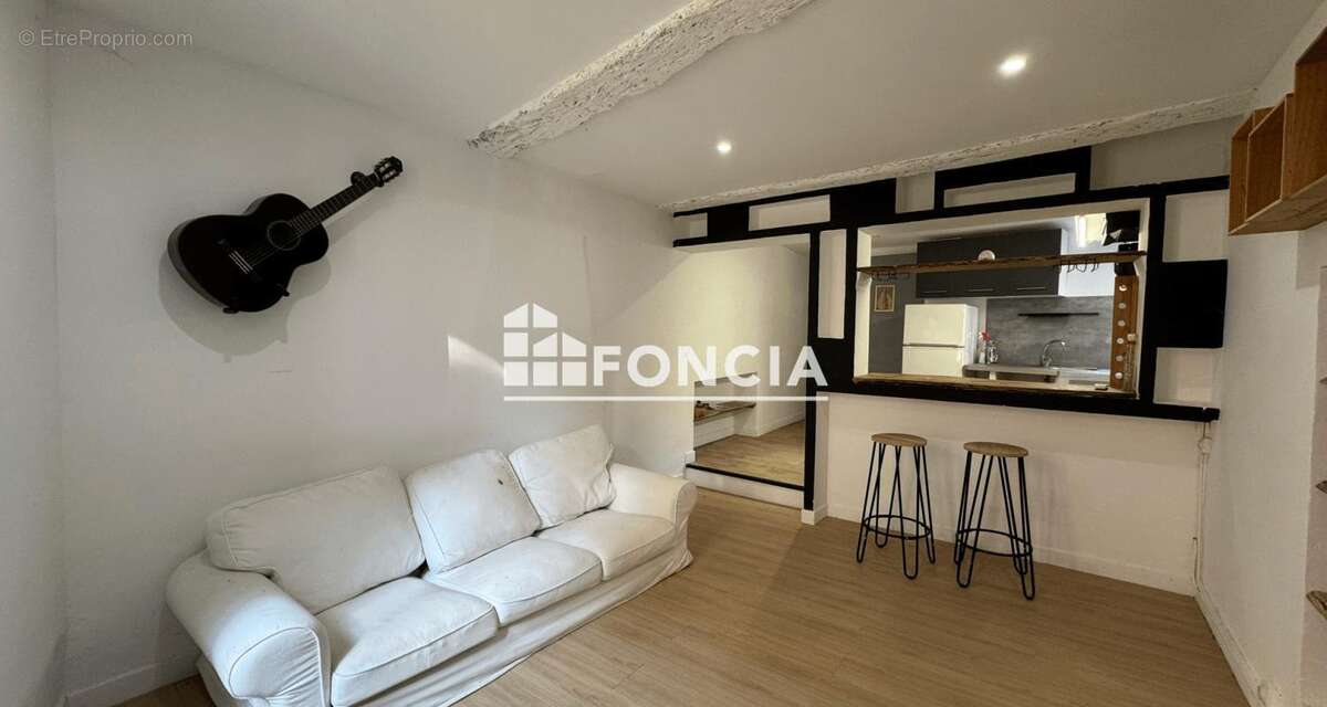 Appartement à ROQUEBRUNE-SUR-ARGENS