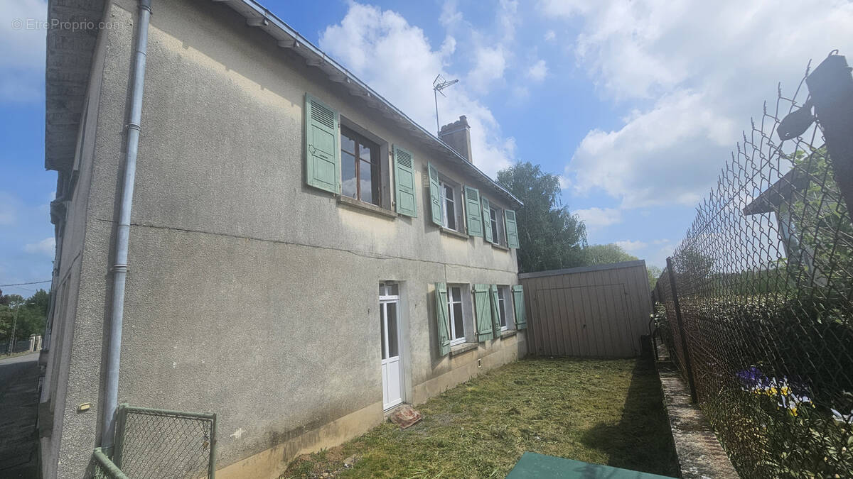 Maison à LE DORAT