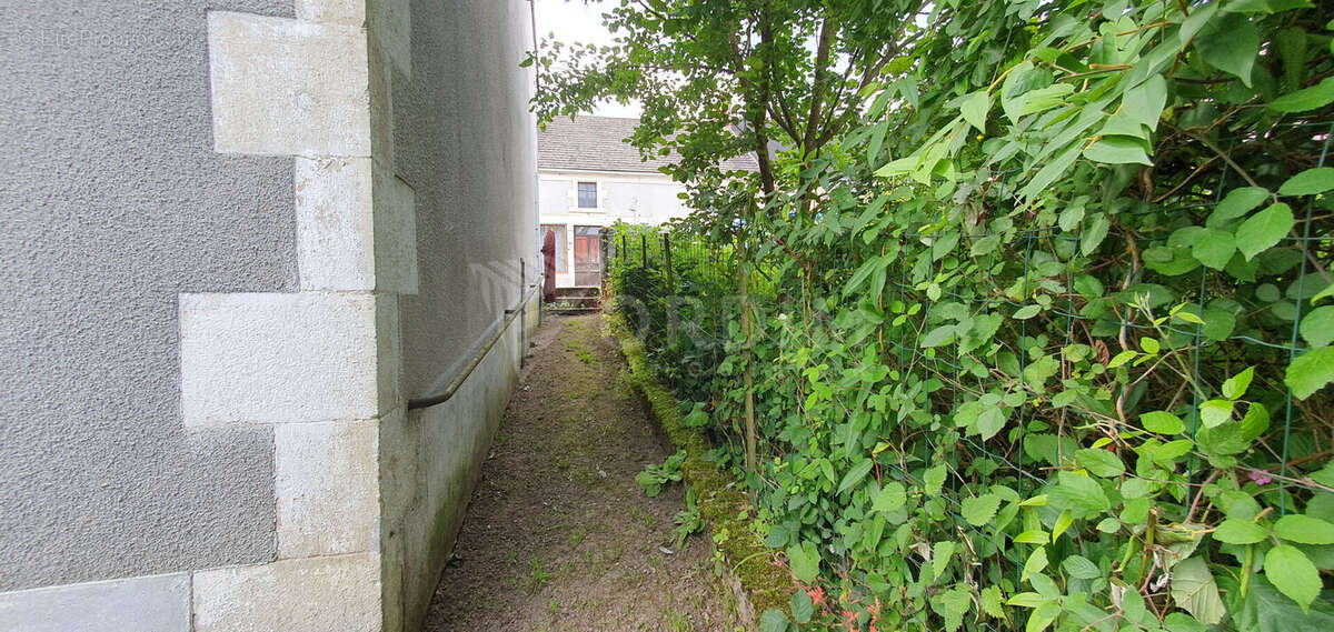 Maison à LA CELLE-SUR-NIEVRE