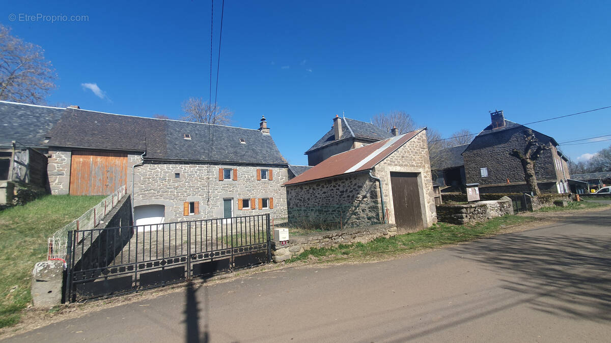 Maison à SAINT-FLOUR