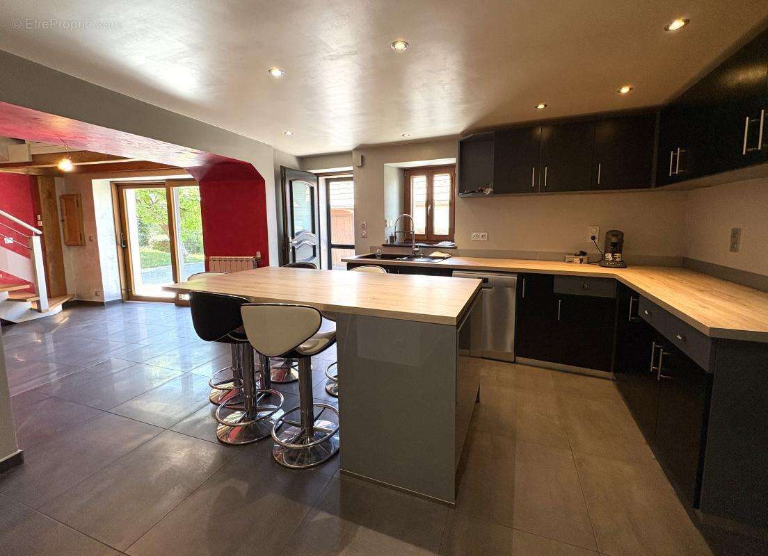 Maison 190 m² à Menthonnex-Sous-Clermont  - photo 4