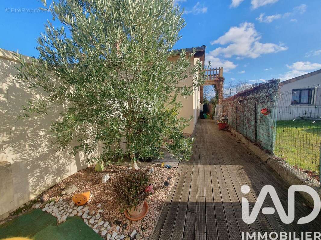 Photo 2 - Maison à ROQUETTES