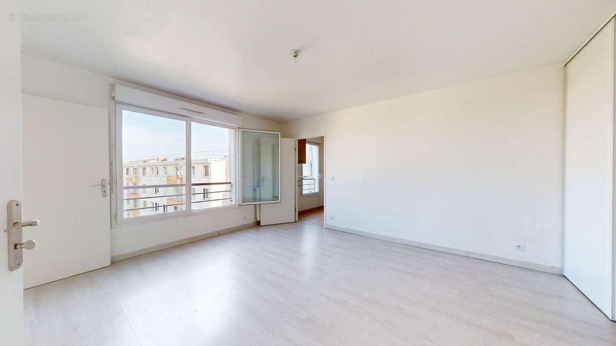 Appartement à LE BLANC-MESNIL