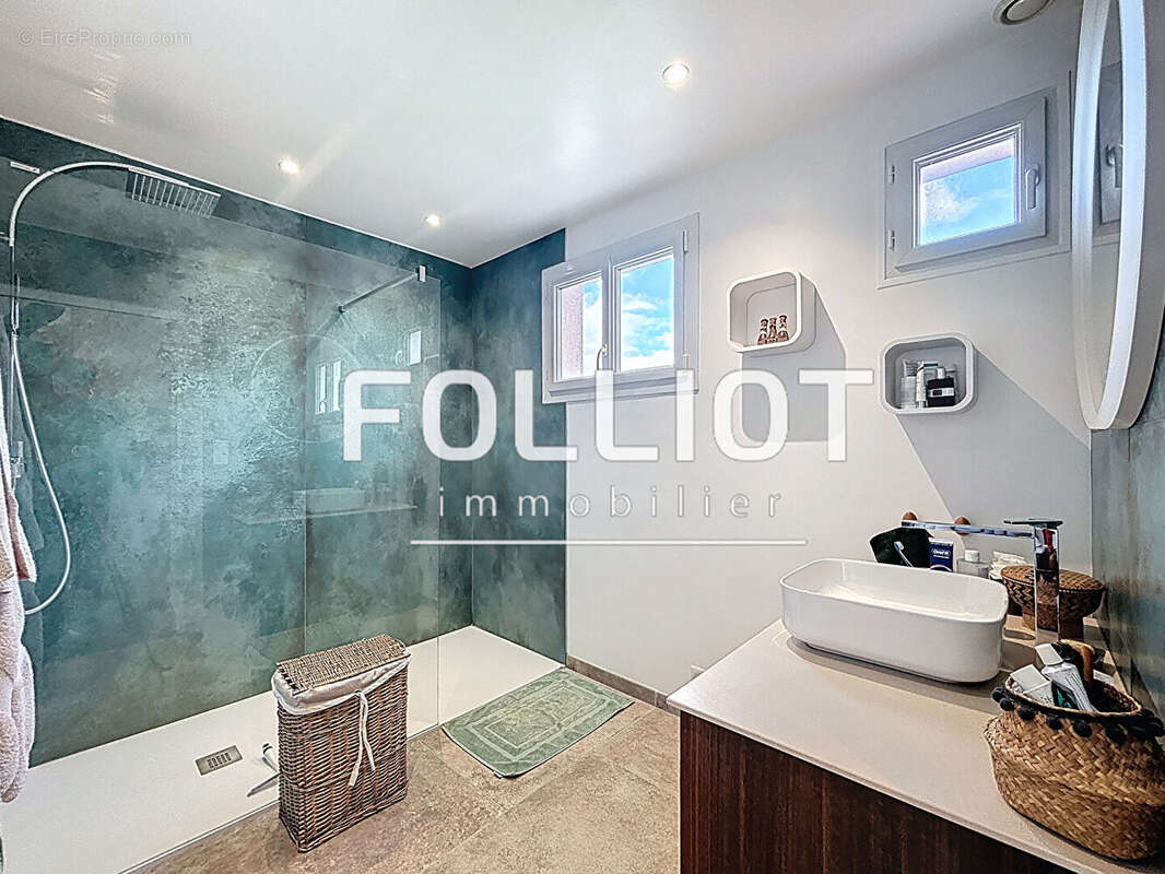 Maison à GOUVILLE-SUR-MER