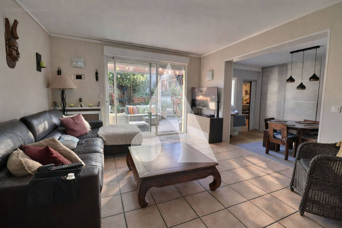 Maison à MERY-SUR-OISE