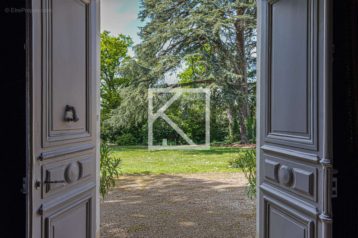Maison à GREZ-NEUVILLE