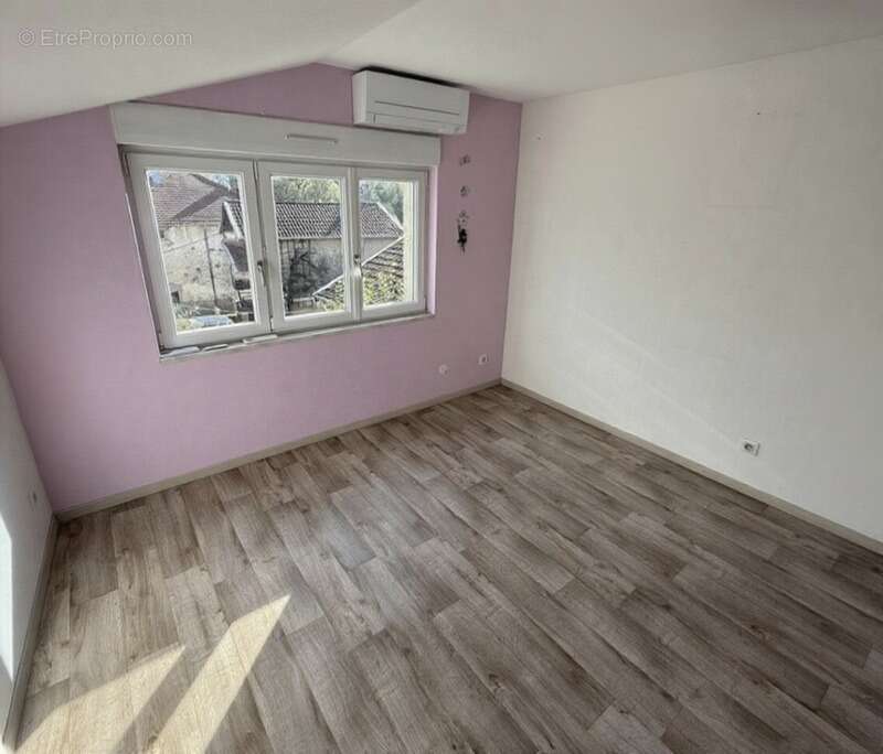 Maison à CONTREXEVILLE