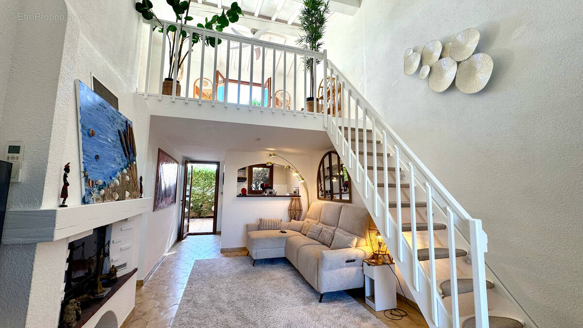 Maison à SAINT-CYPRIEN