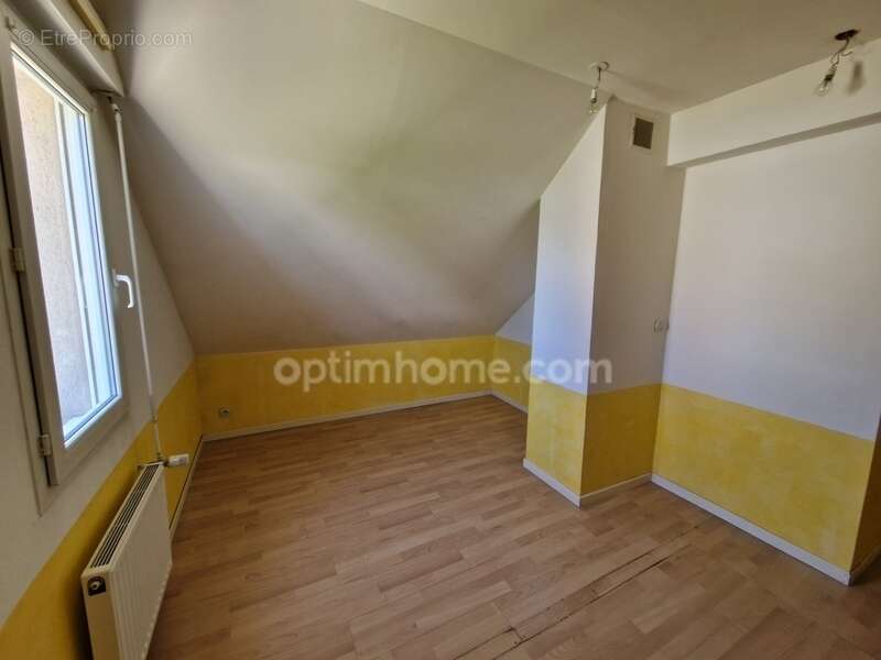 Maison à SAINT-JEAN-DE-BRAYE