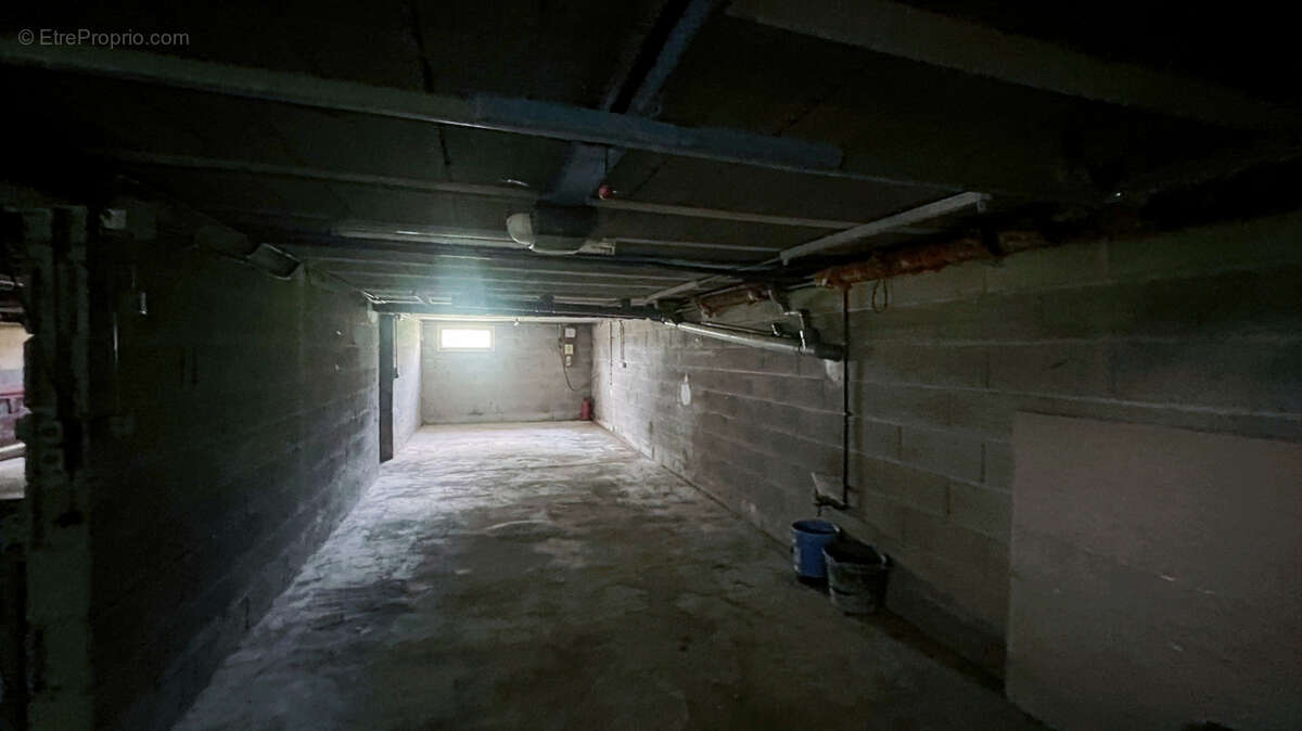 Maison rénovée avec potentiel de suite parentale, grand terrain et sous-sol total   Rare sur le secteur - photo 10