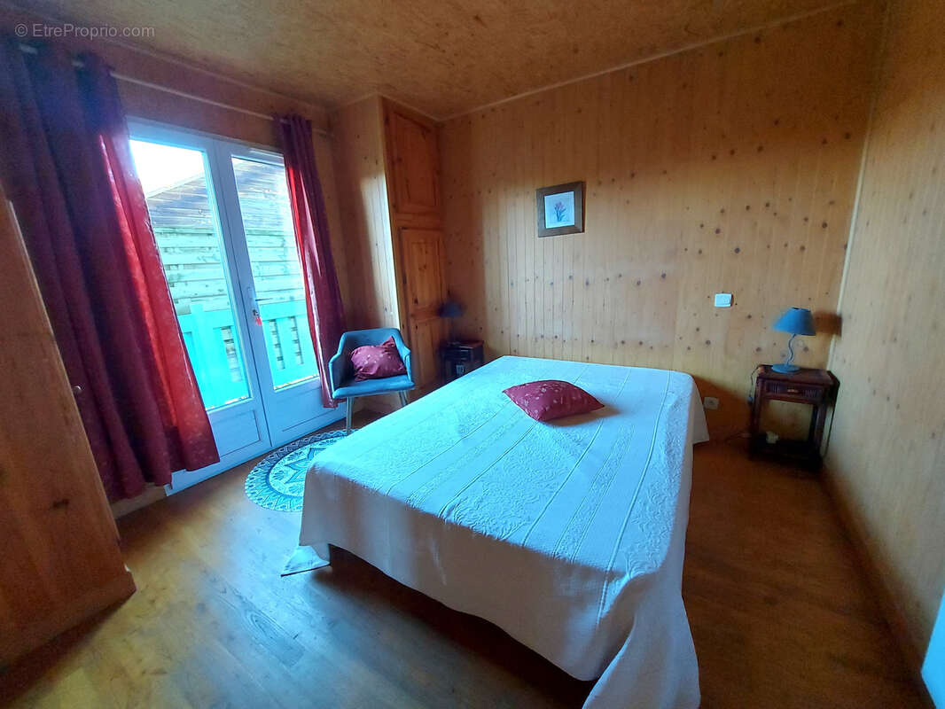 Maison à SAINT-MAMET-LA-SALVETAT