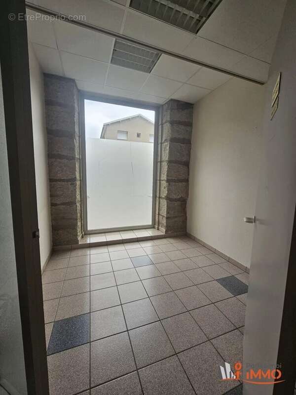 Appartement à SAINT-GENEST-LERPT
