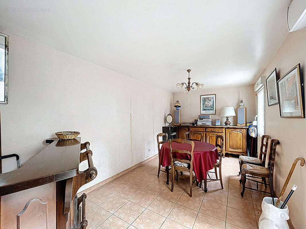 Maison à NEUVILLE-SUR-SAONE