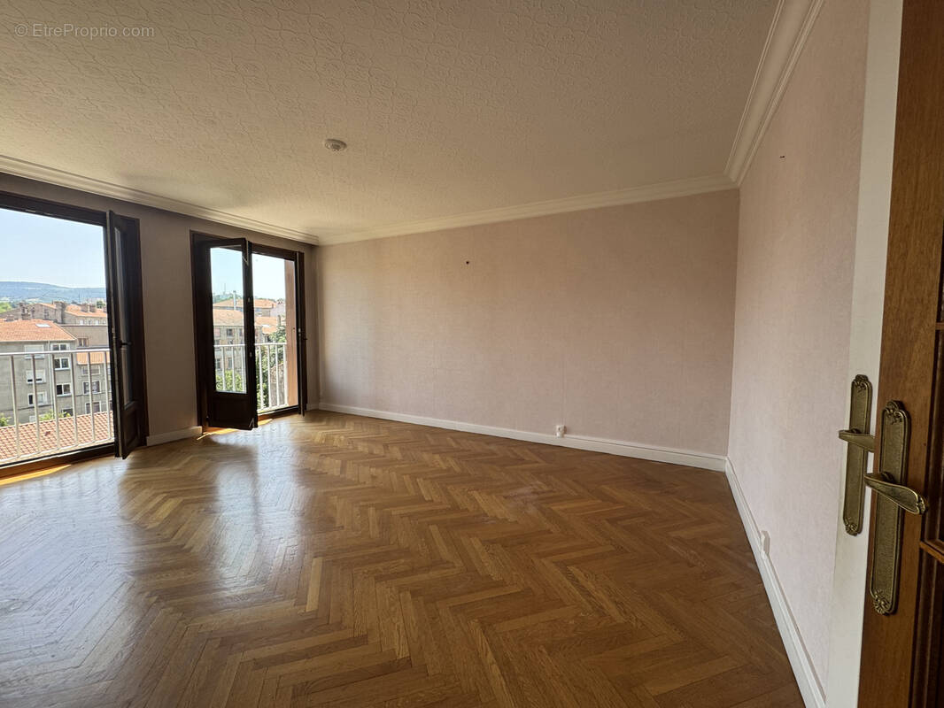 Appartement à SAINT-ETIENNE