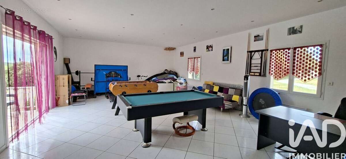 Maison 199 m² à Saint-Martin-Le-Vieil  - photo 7