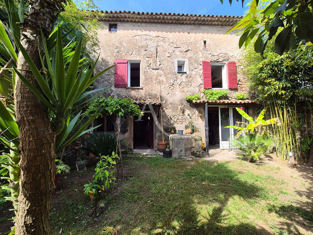 Maison à LA CRAU